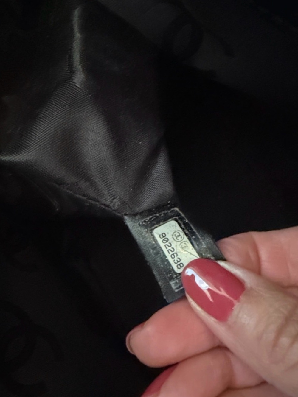 Authentic CHANEL Caviar Surpique CC Shoulder Tote Bag ๐๐๐ฅฐ - Picture 3 of 9